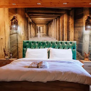 **** Hotel Keshtjella Xhabeqos Albania